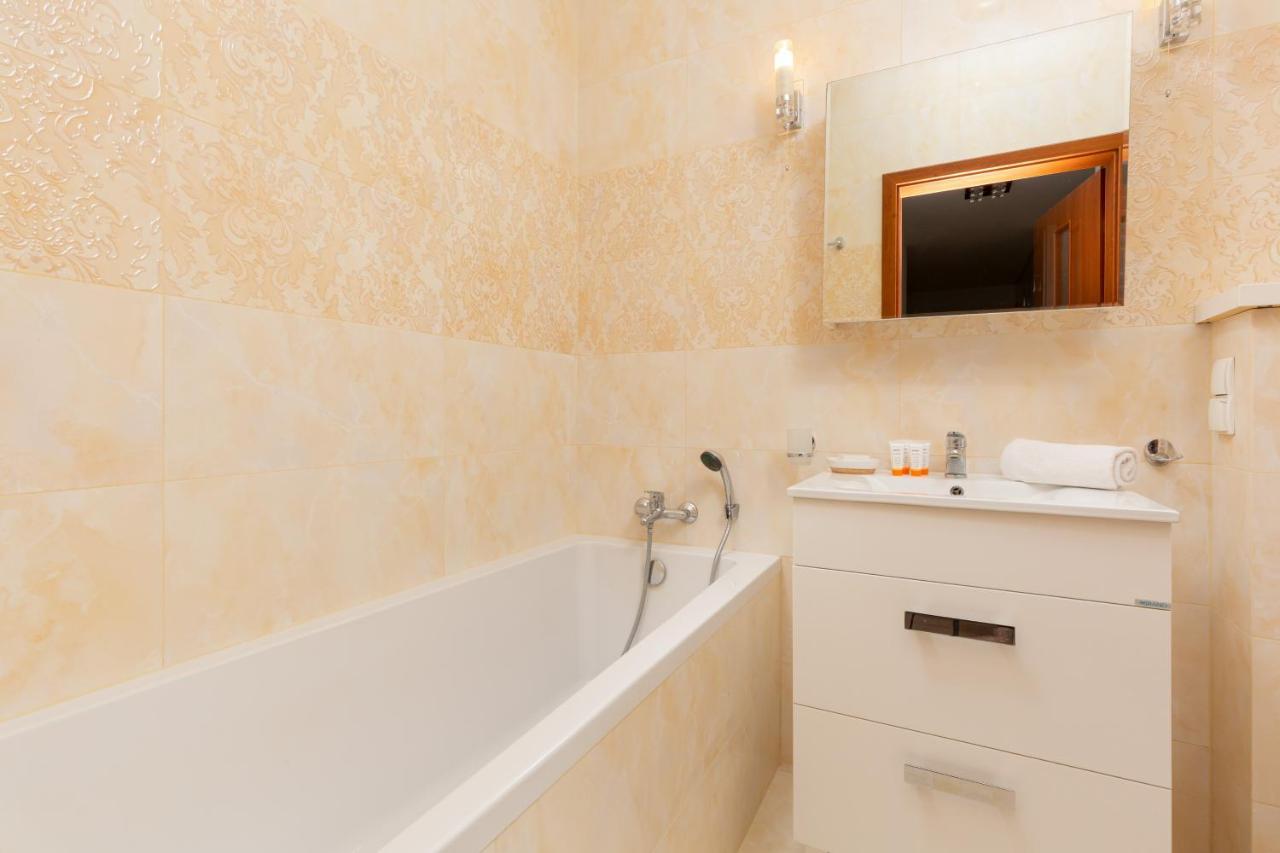 Apartament Na Woli Sowinskiego By Noclegi Renters Warsaw Exterior photo